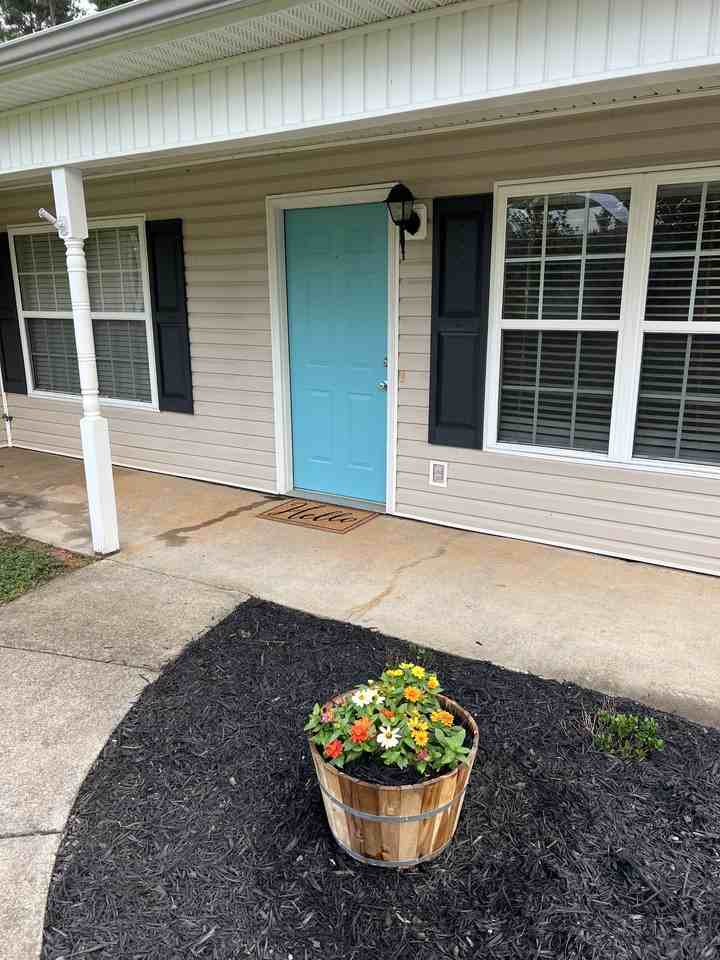 49 Burlington Rd Ne #NA - Photo 2 of 15