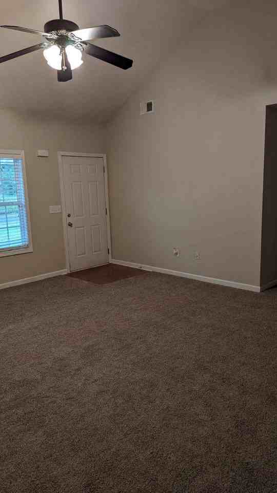 49 Burlington Rd Ne #NA - Photo 3 of 15