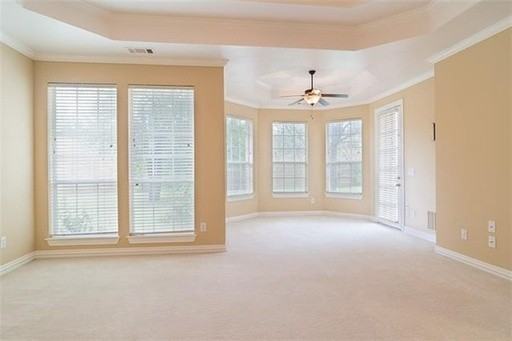 302 Lakeside Ct - Photo 3 of 18