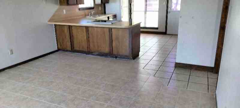 316 Vicksburg Cir - Photo 3 of 12