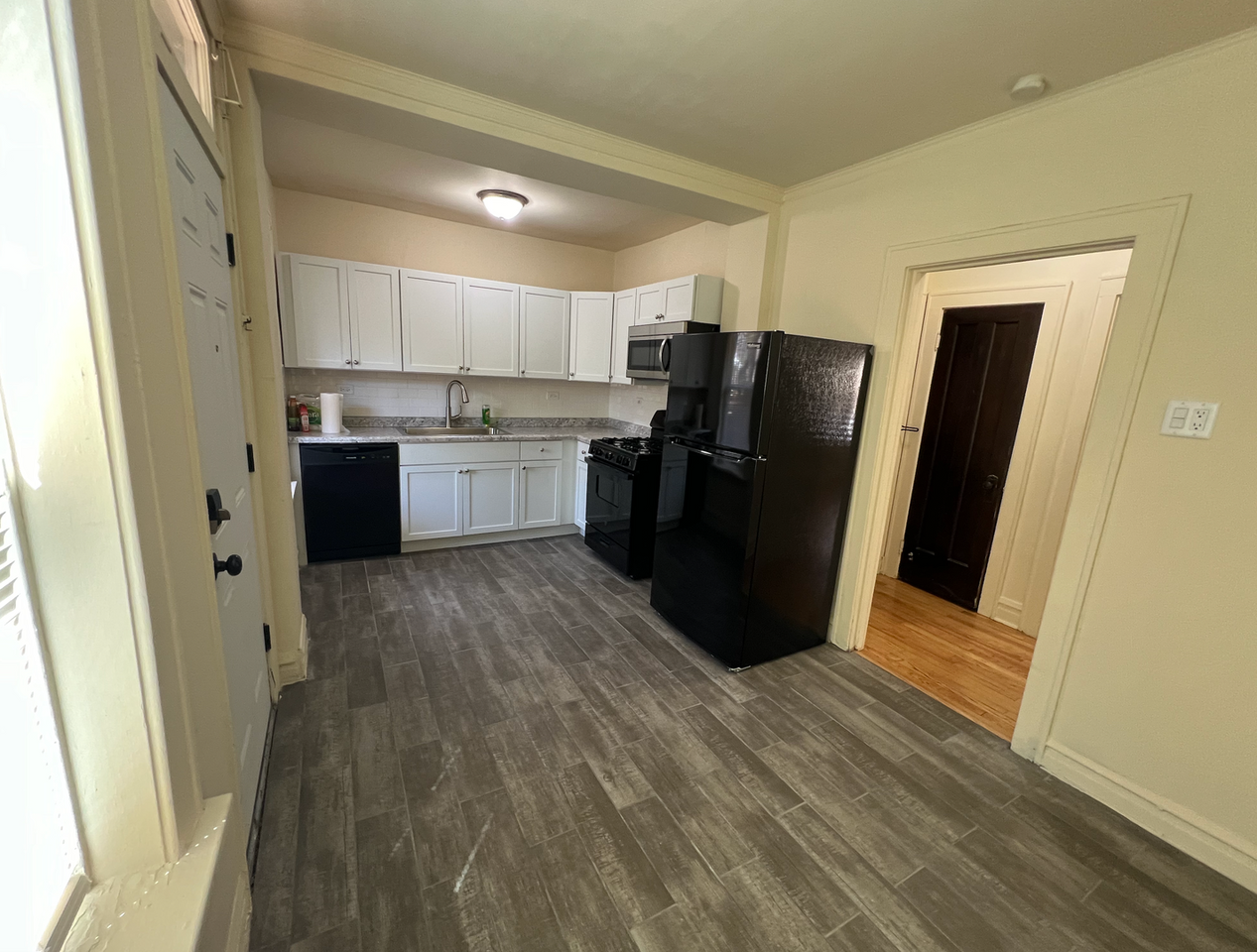 5005 W Newport Ave #1 - Photo 2 of 7