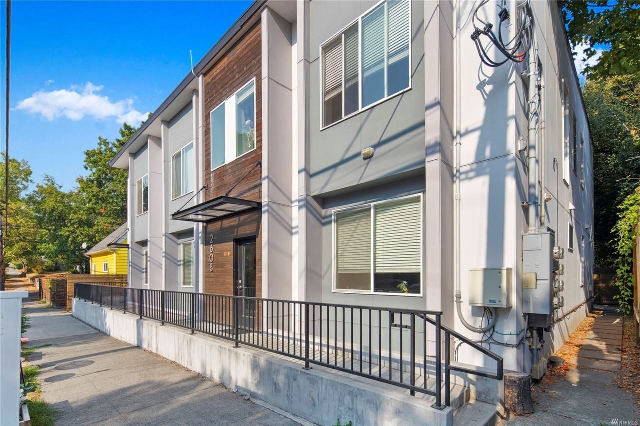 2608 - Photo 3 of 10