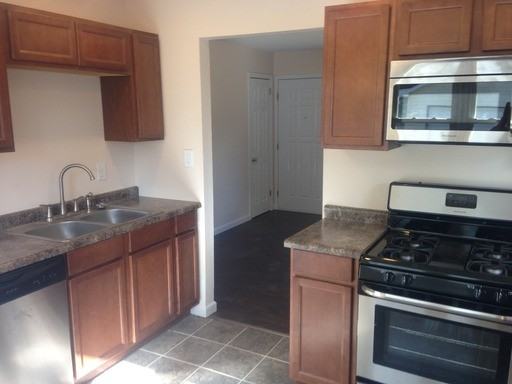 418 S Merrill St - Photo 3 of 12