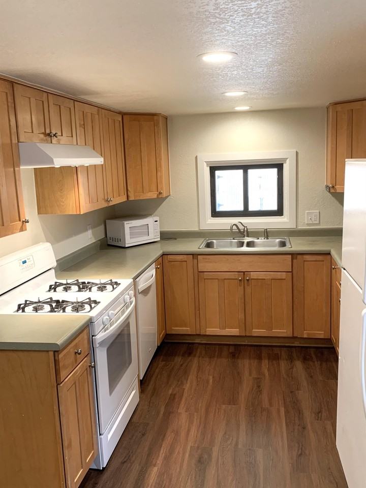 2630 Olive St #2 - Photo 6 of 17