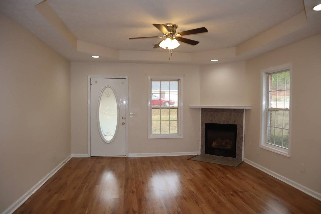 144 Kaitlyn Ct - Photo 3 of 13