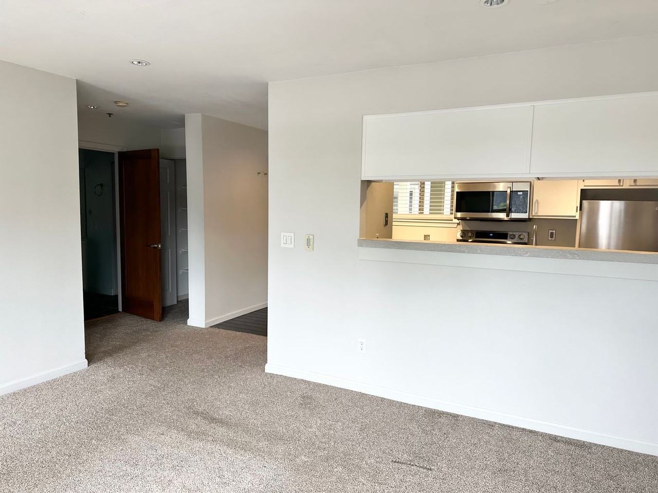 506 E Howell St - Photo 6 of 21