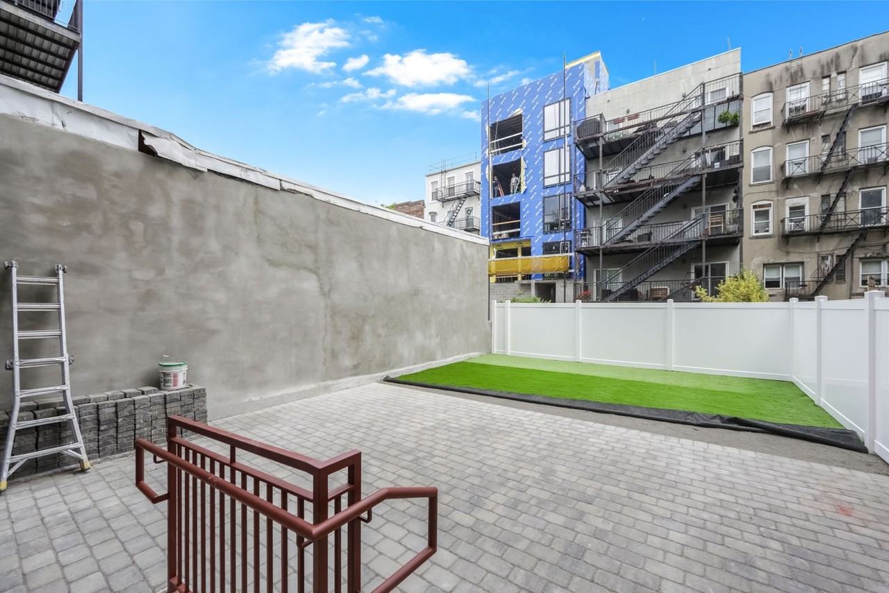 417 Jackson St - Photo 7 of 7