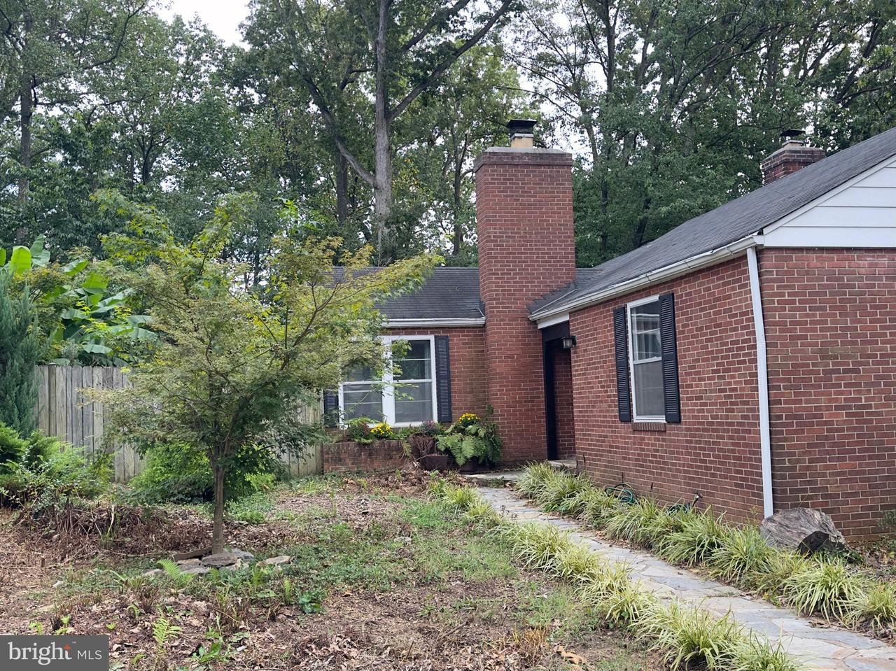 6313 Seventh St - Photo 2 of 40