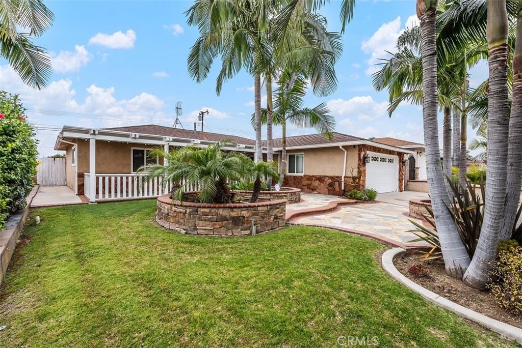 12021 Tigrina Ave - Photo 3 of 32