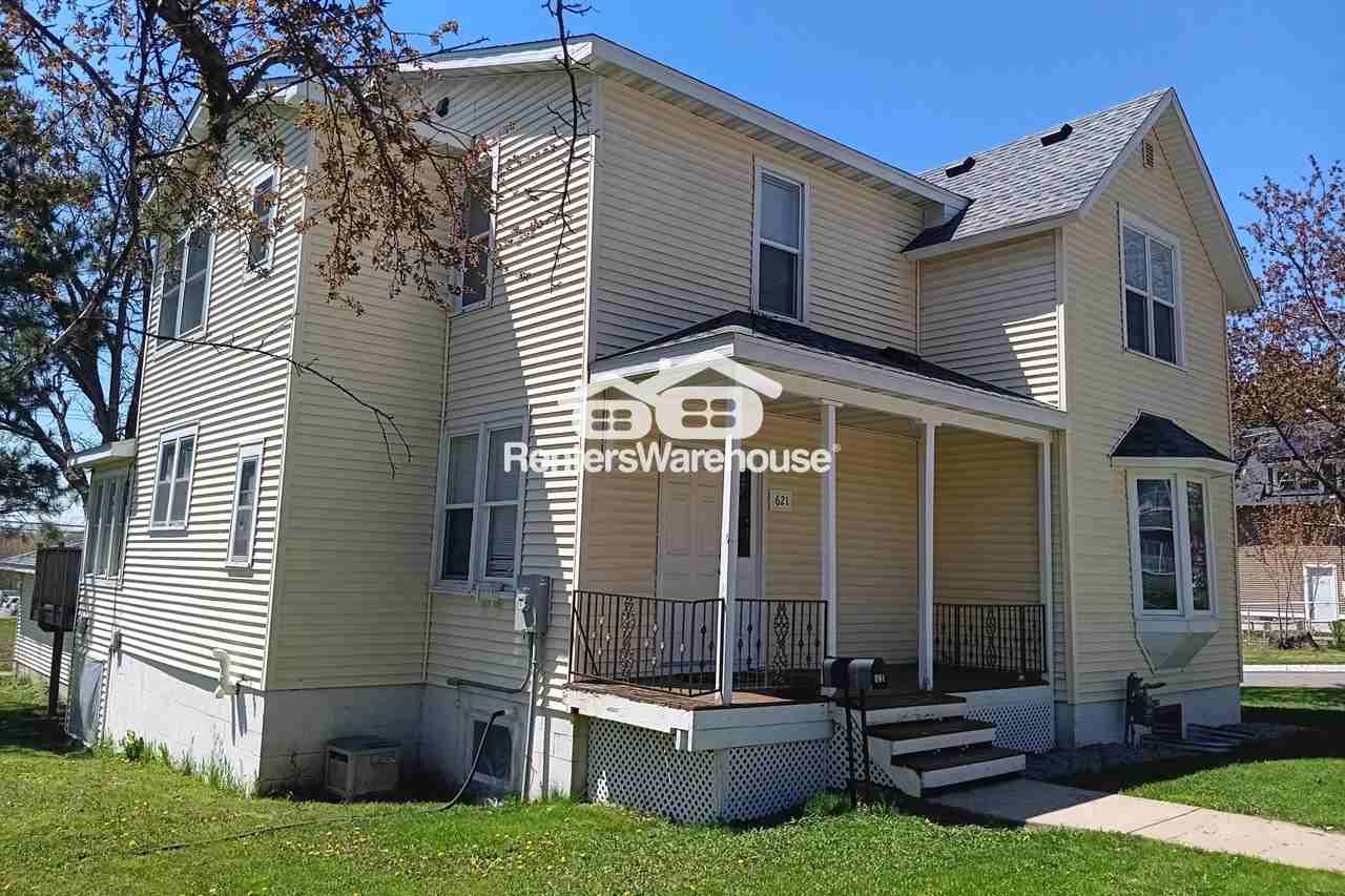 621 2nd Ave N - Photo 3 of 44