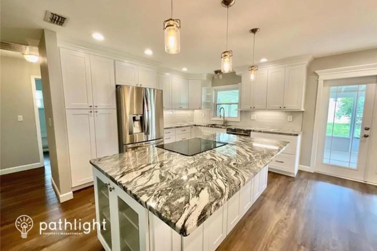 5453 Southgrove Dr - Photo 2 of 14