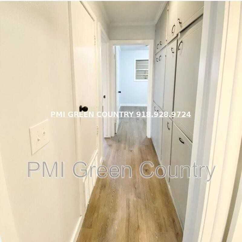 809 Park St - Photo 6 of 12