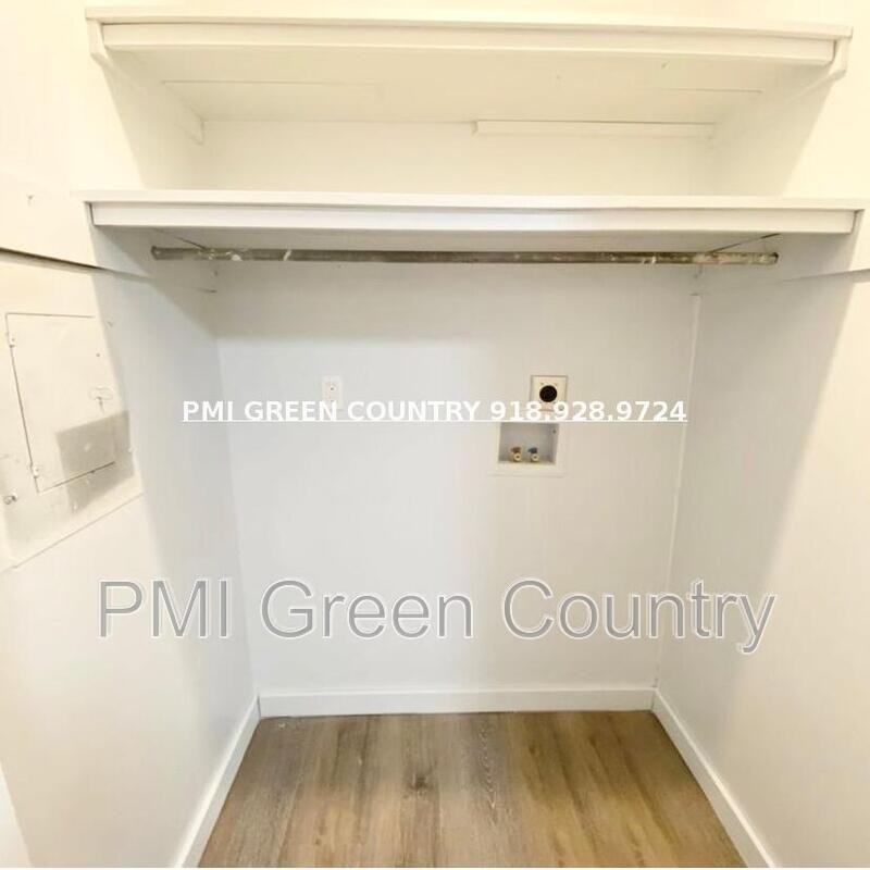 809 Park St - Photo 7 of 12