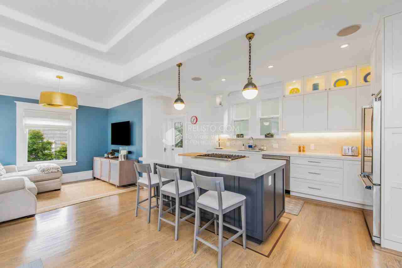 235 Vicente St - Photo 4 of 32