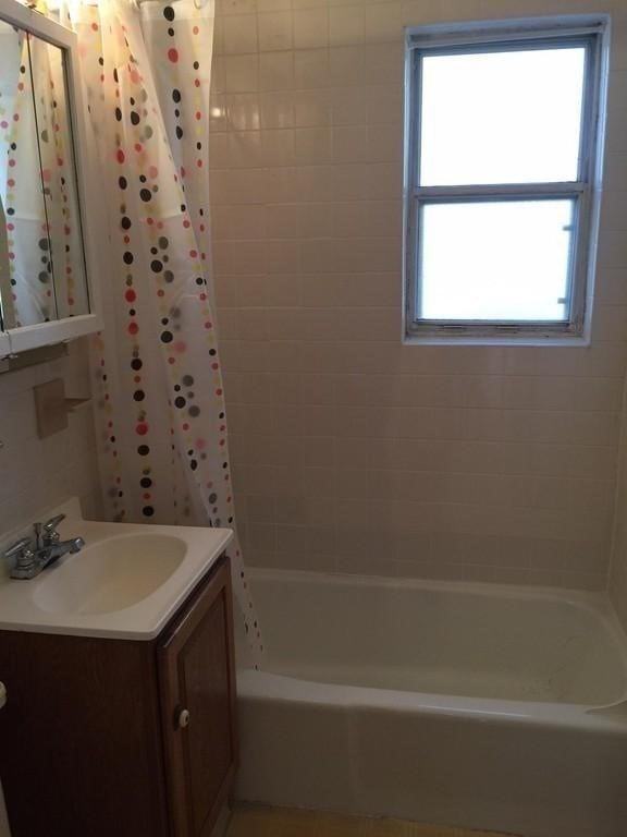 42 Lionel Ave #D - Photo 6 of 13