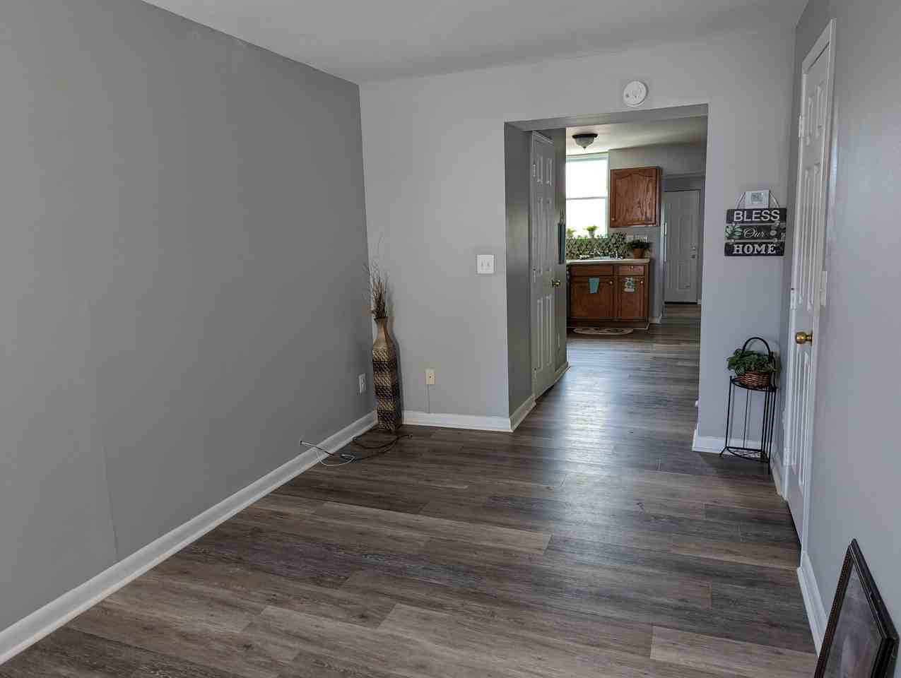 605 Freeman St - Photo 2 of 13