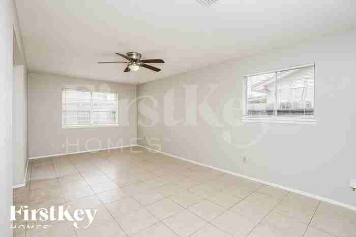 2518 Quiver Ln - Photo 3 of 15