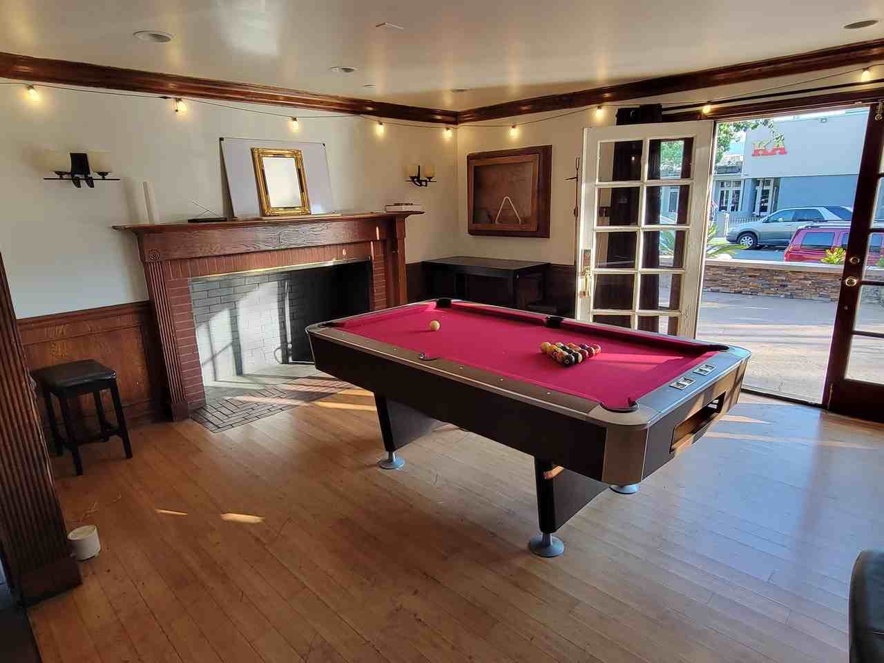 707 West 28th Street - Photo 5 of 9