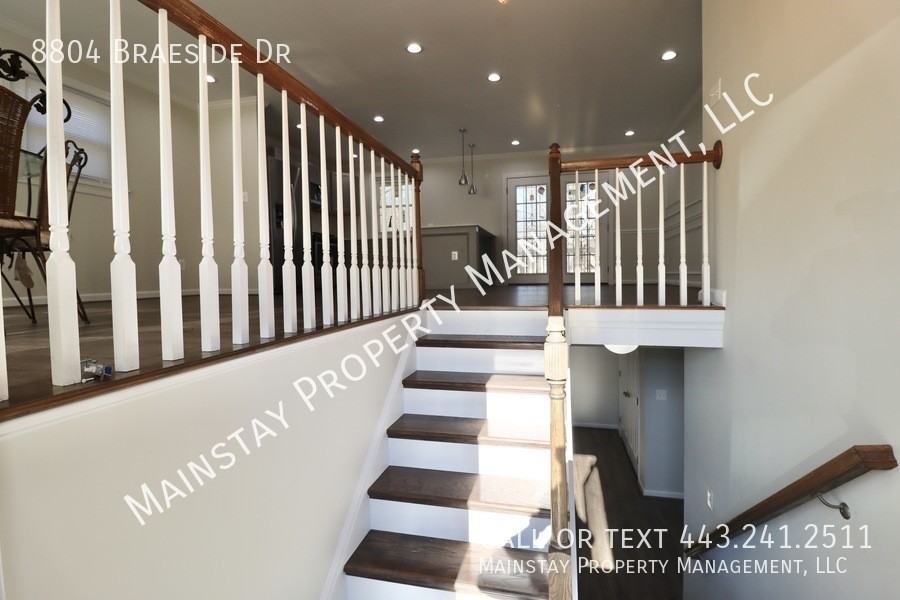 8804 Braeside Dr - Photo 2 of 32