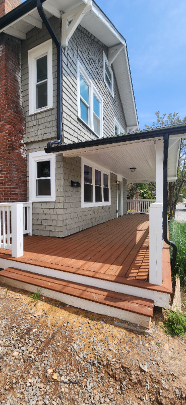 135 Hilliard Ave - Photo 2 of 17