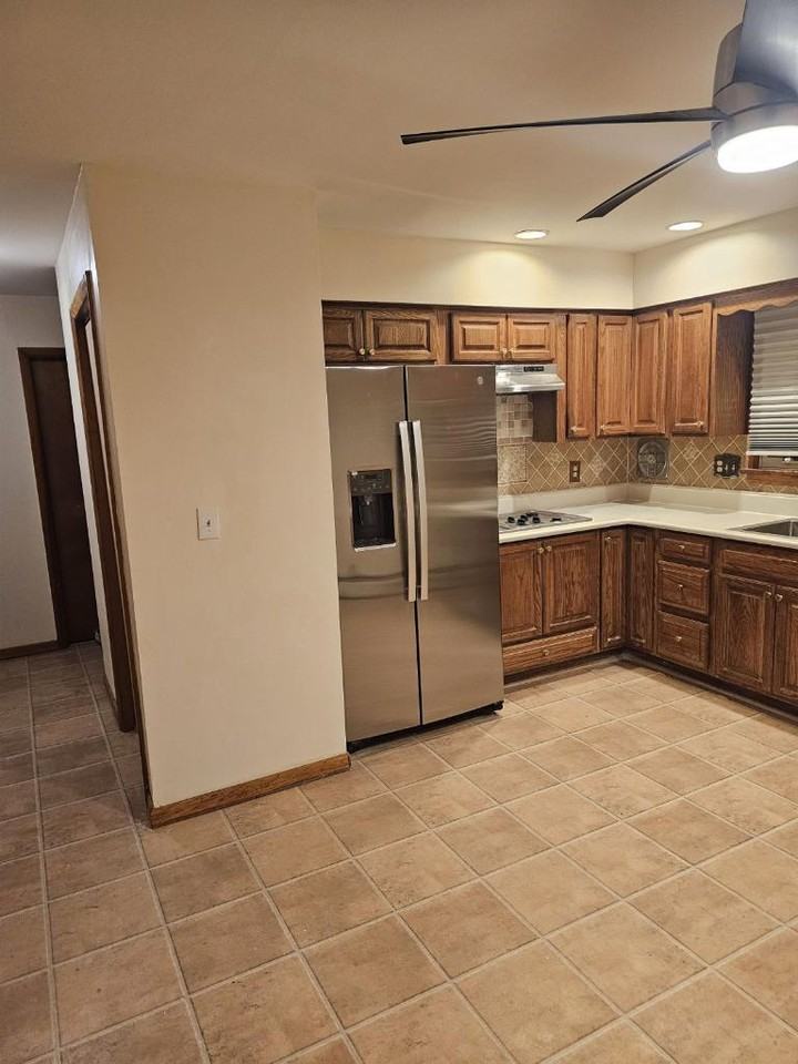 95 Carbon St #FL2 - Photo 4 of 15