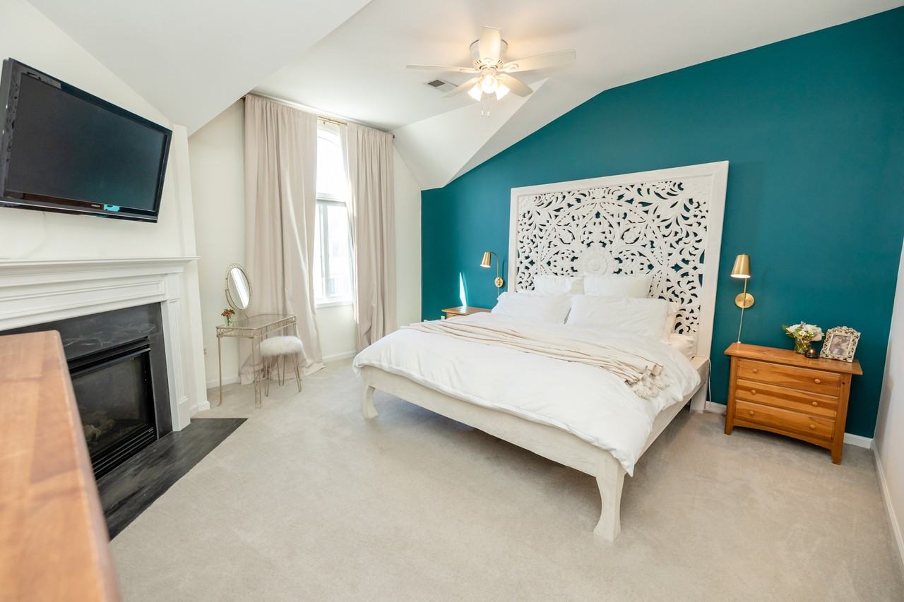 804 4th Ave #804 - Photo 2 of 26