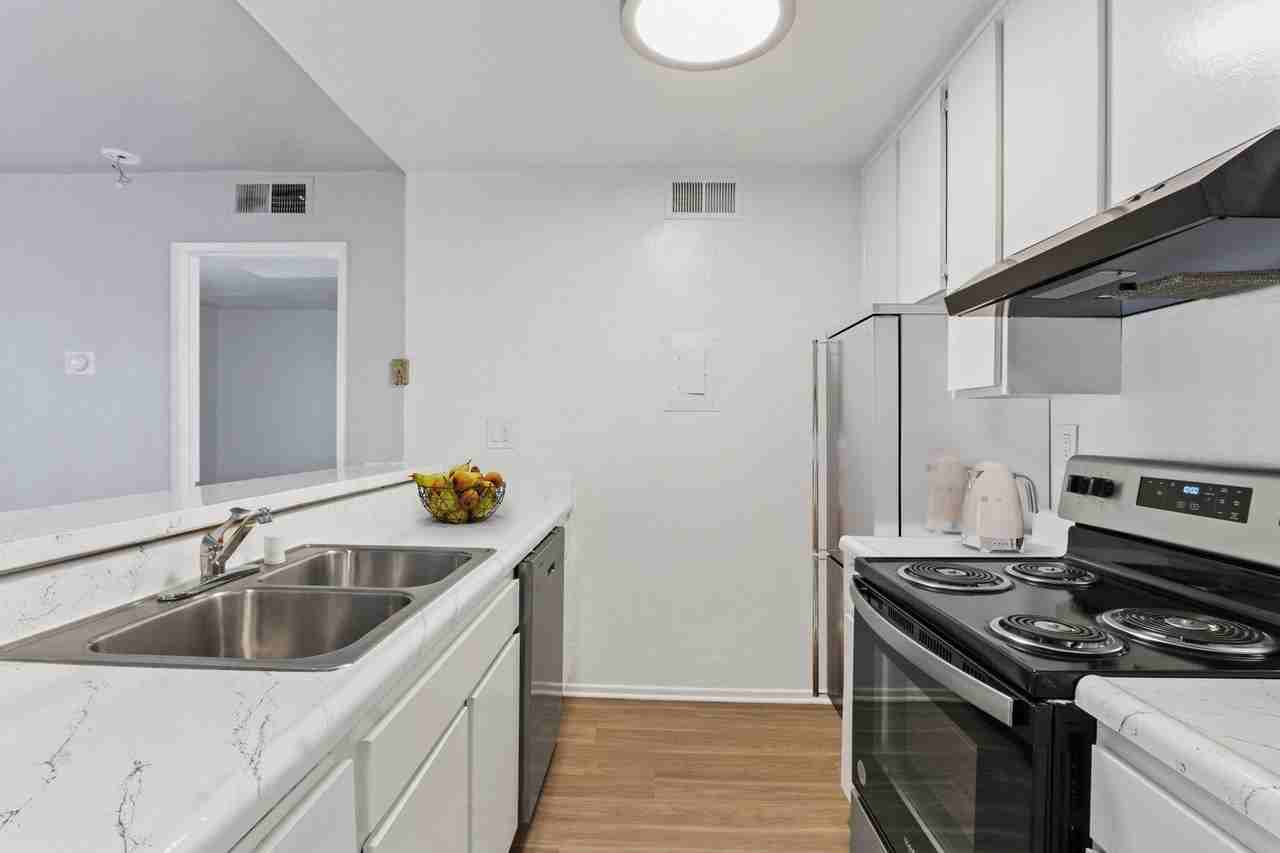 Parkwood Apartments - Photo 3 of 27