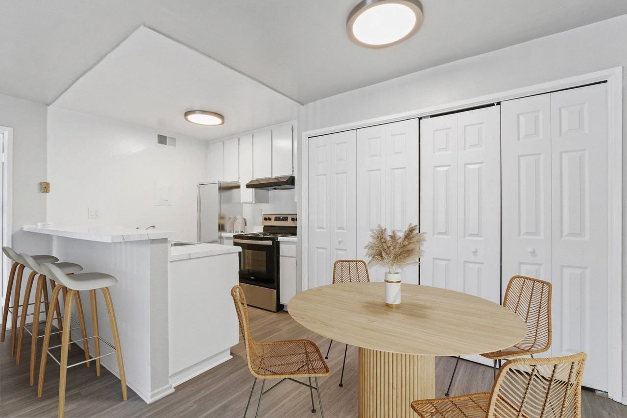 Parkwood Apartments - Photo 4 of 27