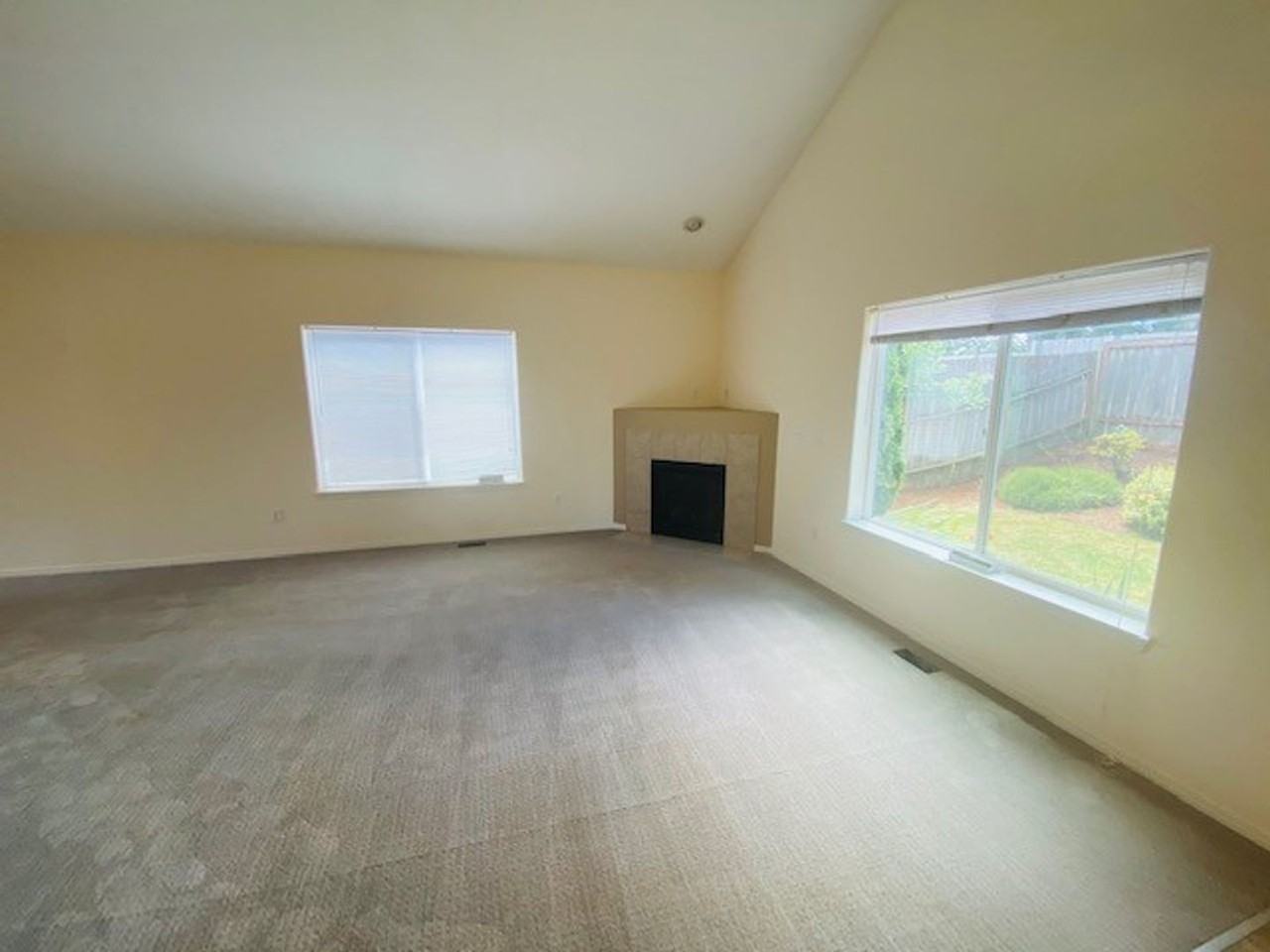 16418 Ne 12th Ct - Photo 5 of 27