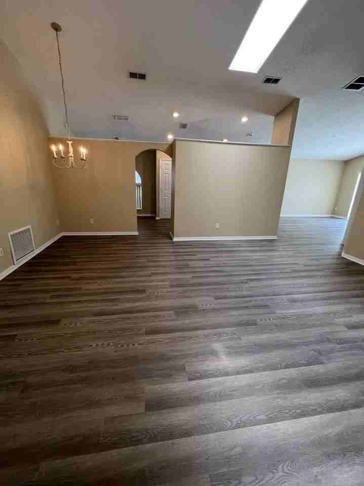 461 Lockbreeze Dr - Photo 2 of 14