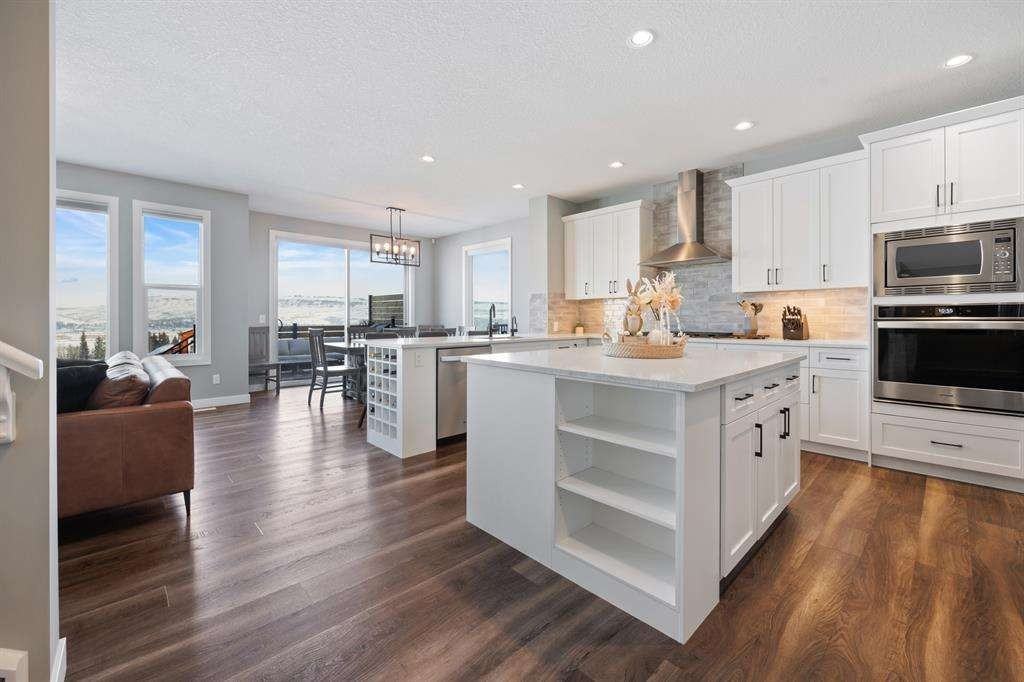 435 Rivercrest Blvd - Photo 2 of 19