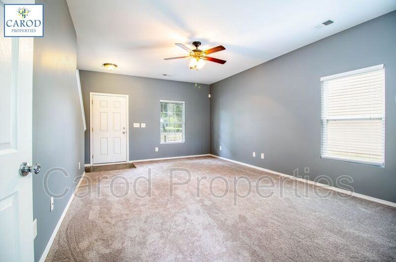 8630 Redding Glen Ave - Photo 4 of 33