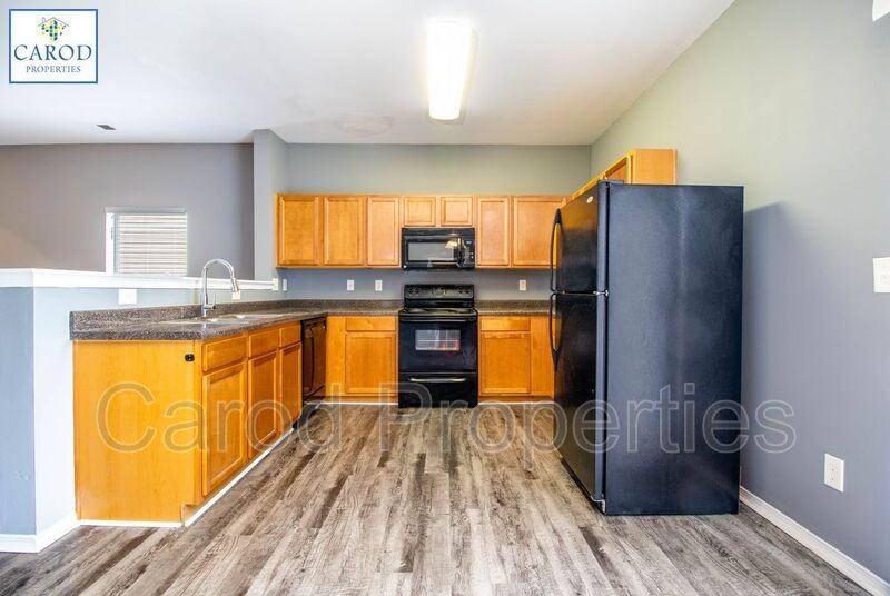 8630 Redding Glen Ave - Photo 6 of 33