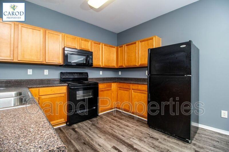 8630 Redding Glen Ave - Photo 7 of 33