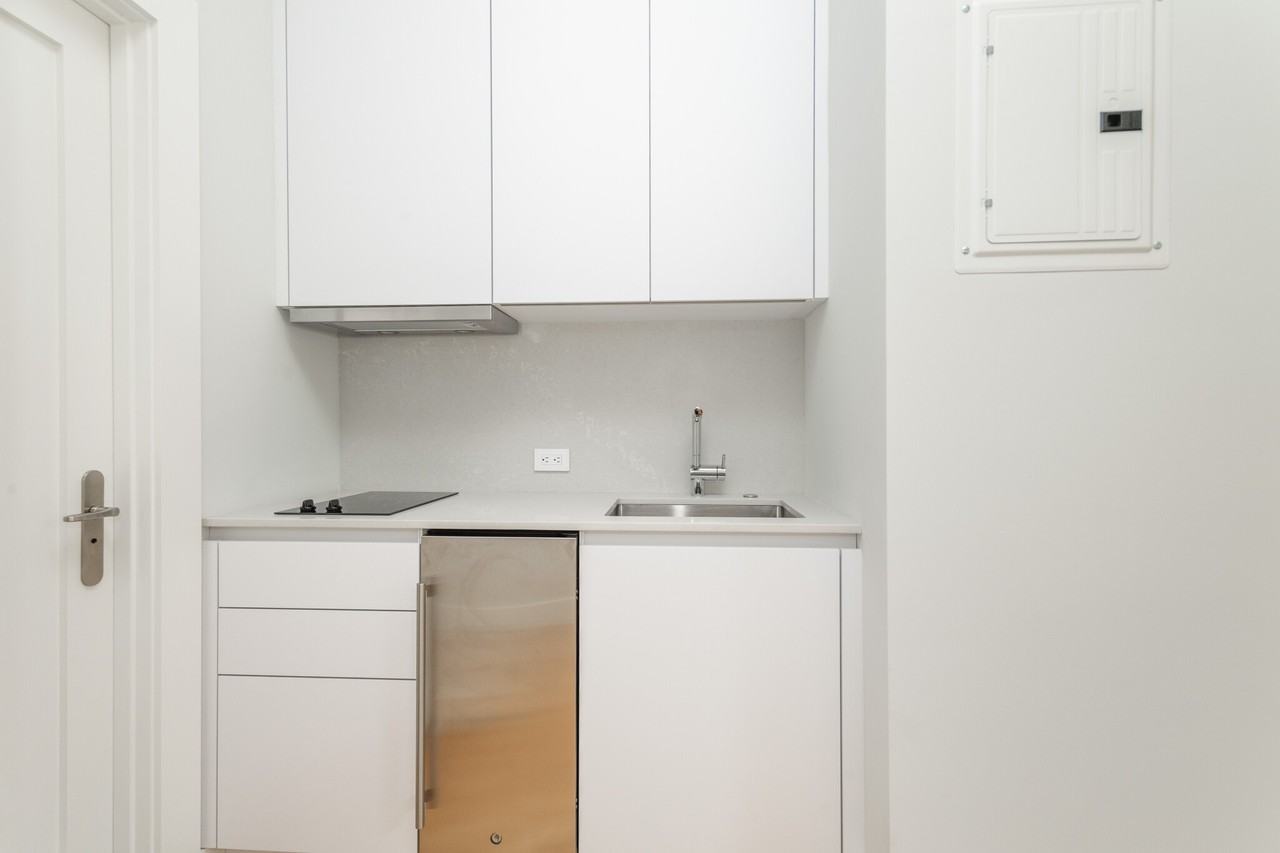 461 Massachusetts Ave #4 - Photo 2 of 4