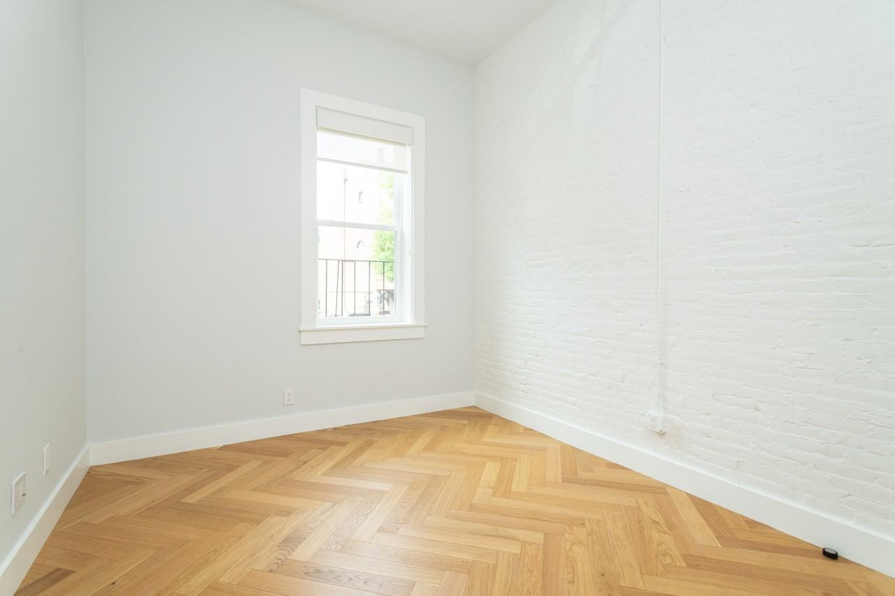 461 Massachusetts Ave #4 - Photo 3 of 4