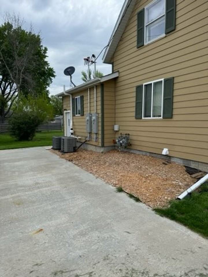 3rd St Duplex - Photo 2 of 12