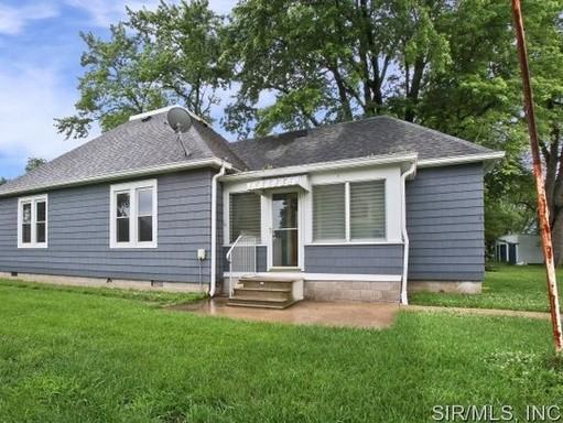 227 W Kell St - Photo 2 of 4