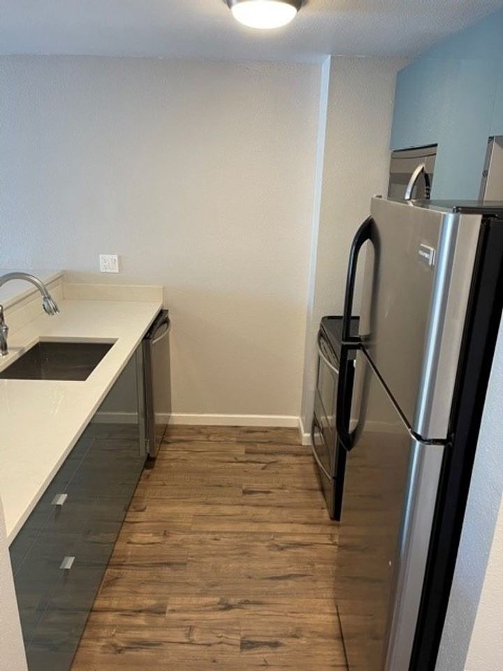1614 Summit Ave #503 - Photo 5 of 8