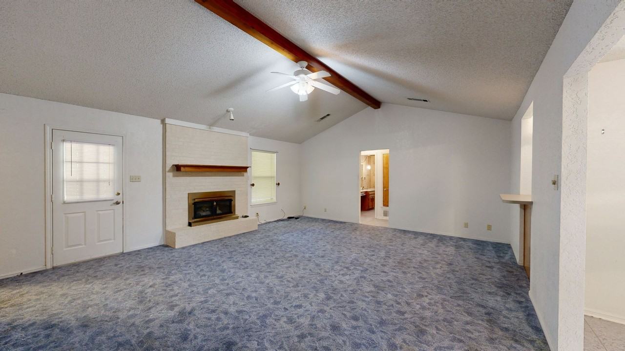 1711 Redwood Dr - Photo 5 of 26