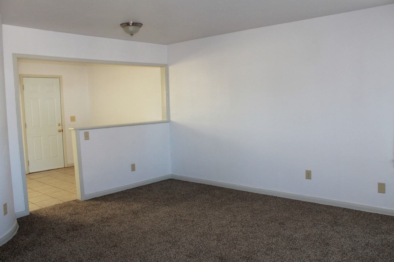 426 E Northrup Dr - Photo 2 of 17