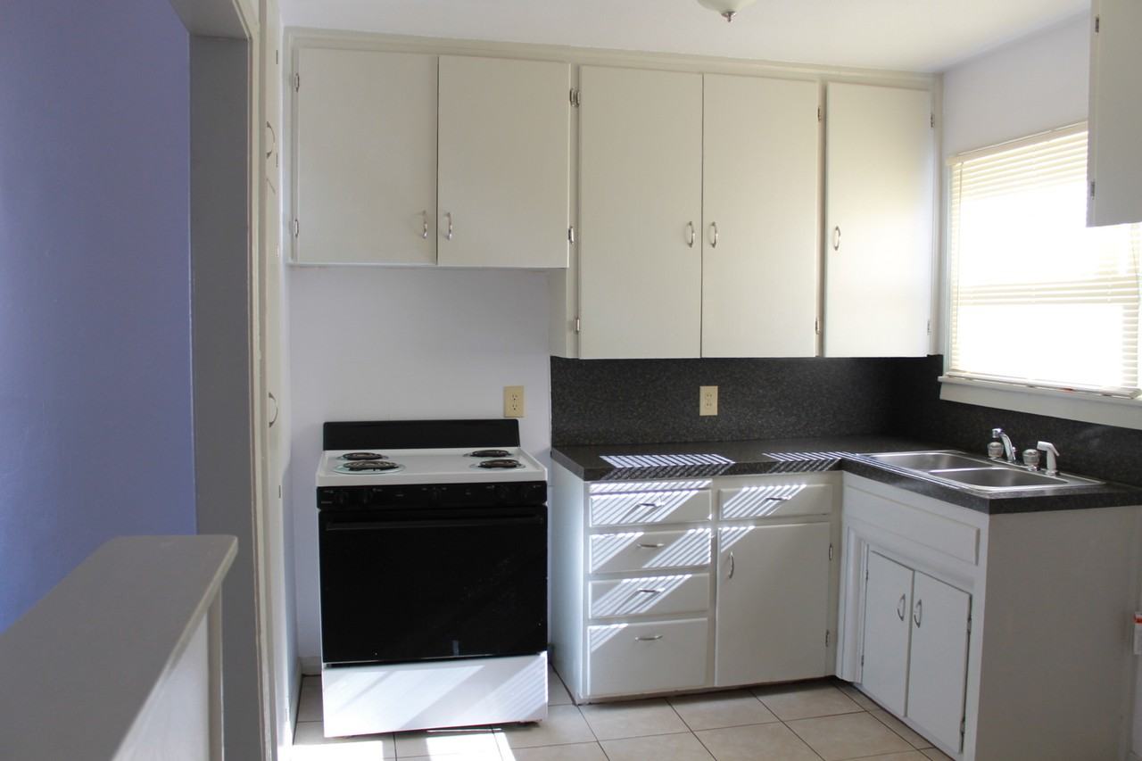 426 E Northrup Dr - Photo 4 of 17