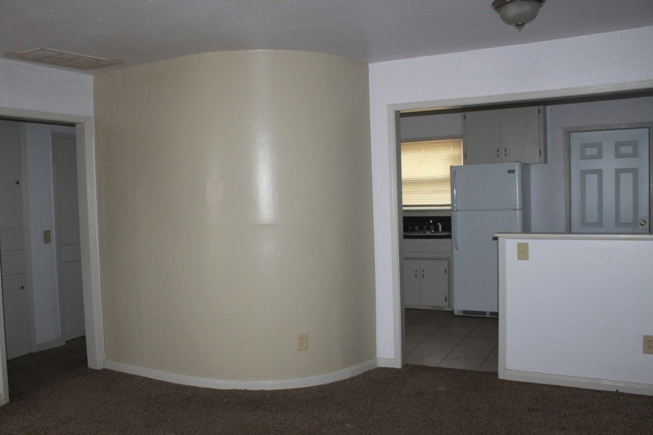 426 E Northrup Dr - Photo 6 of 17