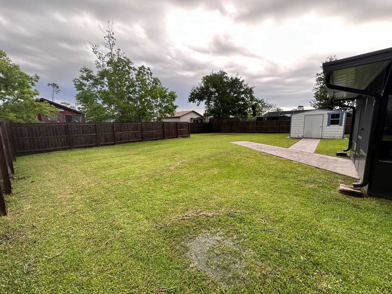 6047 Howard Rd - Photo 3 of 21