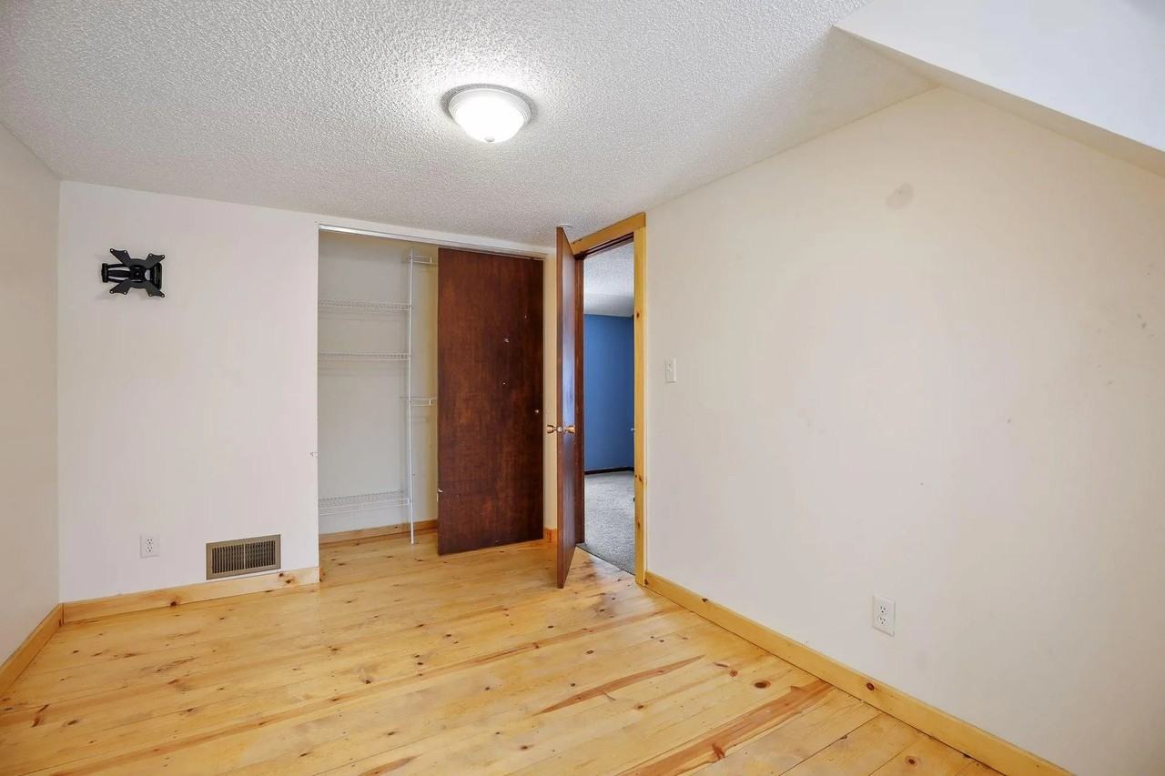 6044 10th Ave S #NA - Photo 3 of 18