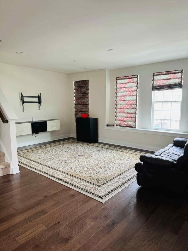 160 Livingston Ln #160 - Photo 2 of 11