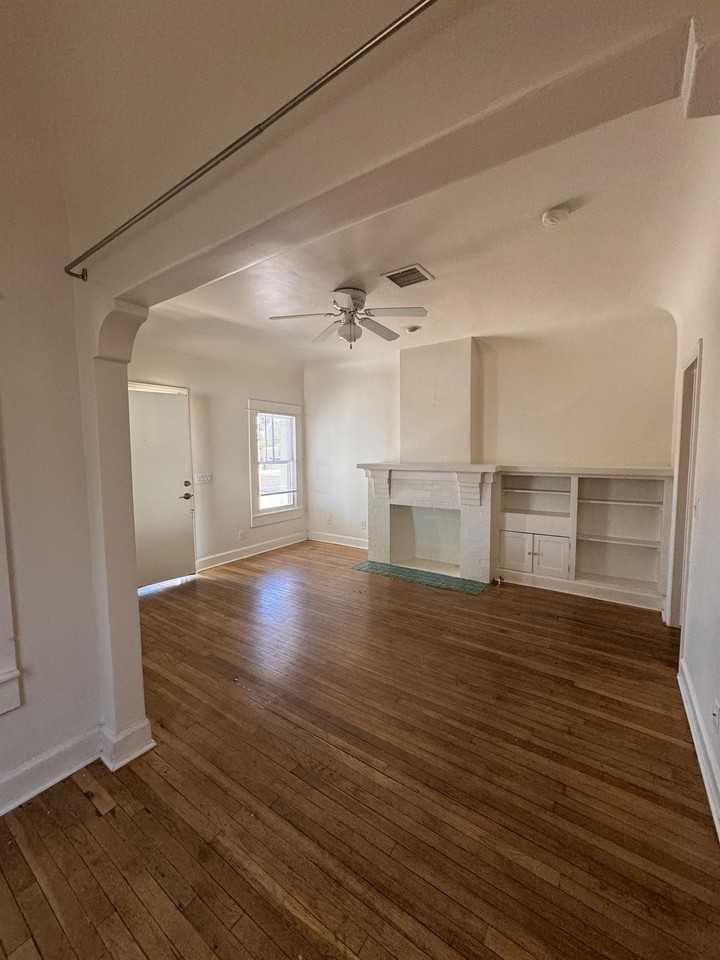 809 E Garfield St #809-1 - Photo 4 of 33