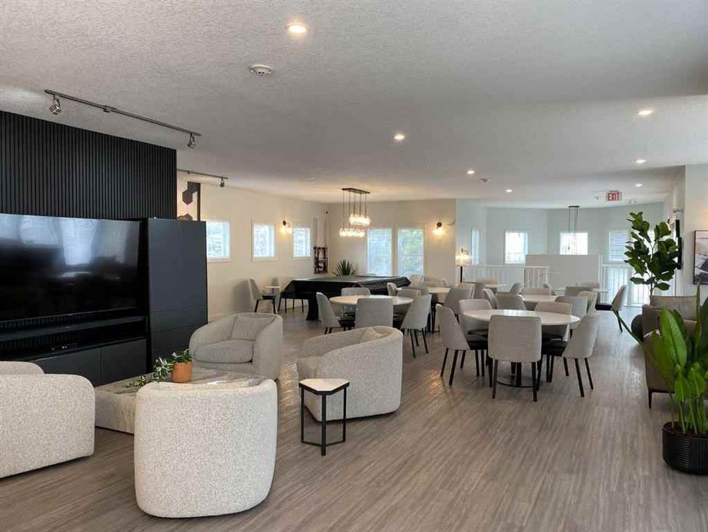 30 Royal Oak Plaza Northwest #234 - Photo 3 of 13