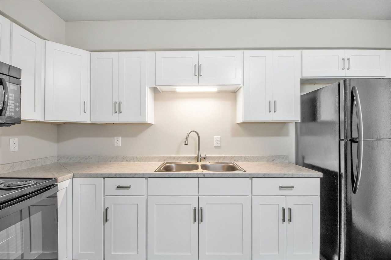 Birchwood Apartments (BW Apartments LLC) - Photo 2 of 50