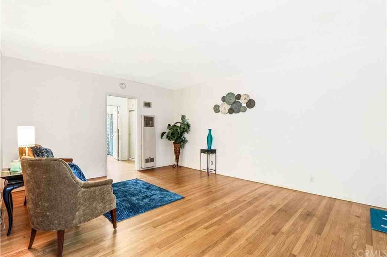 1023 E 1st St - Photo 6 of 15